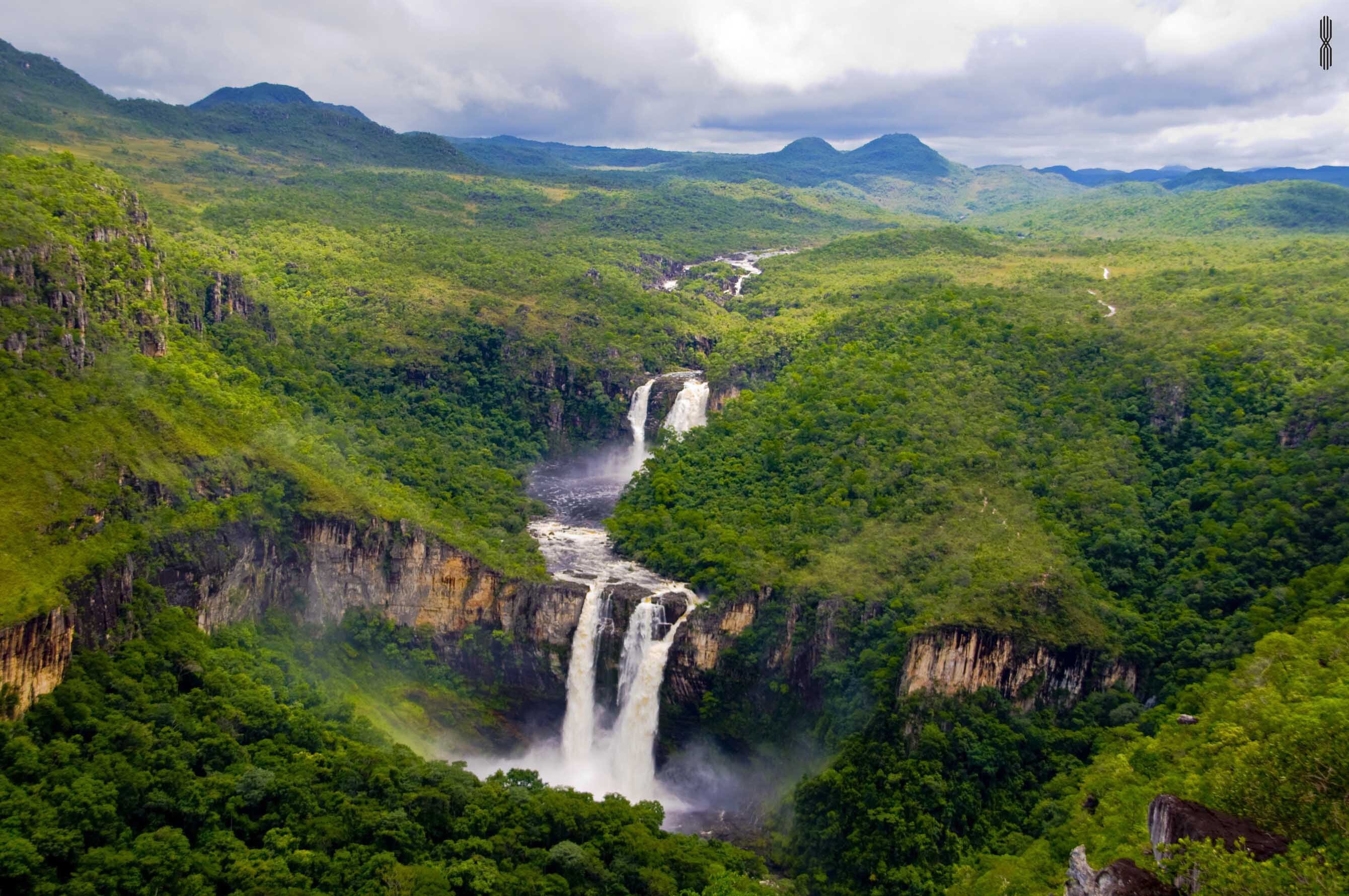 Qual é o relevo da região Centro-Oeste do Brasil?