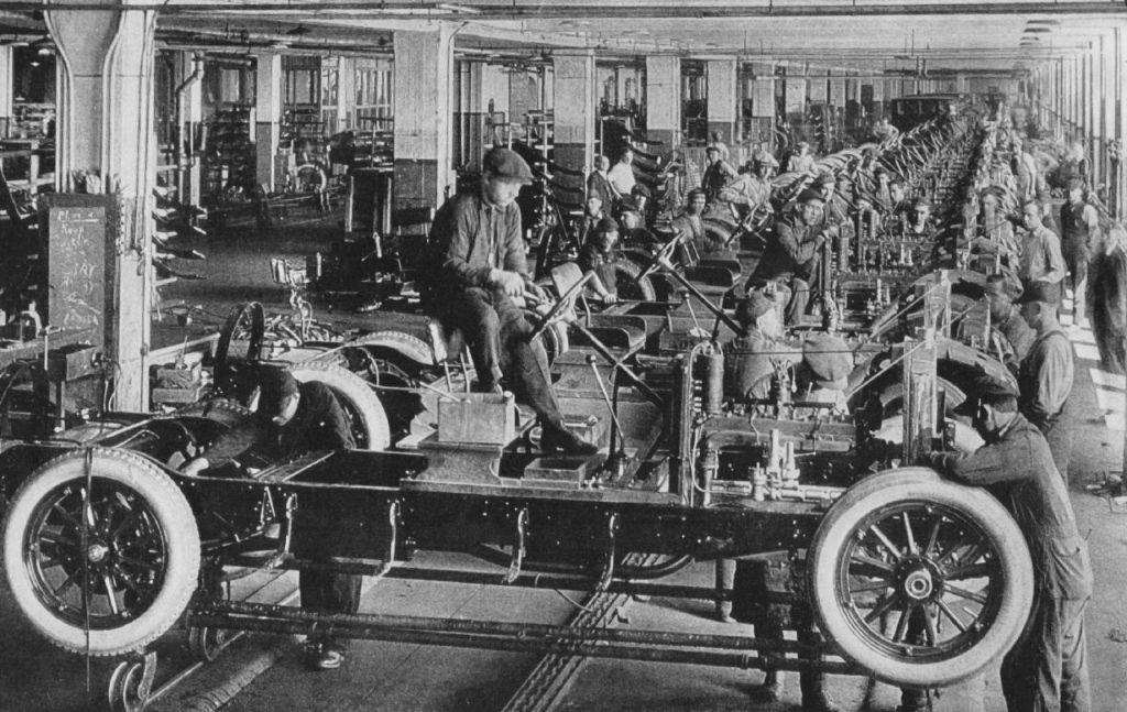 Imagem de uma indústria automobilística.